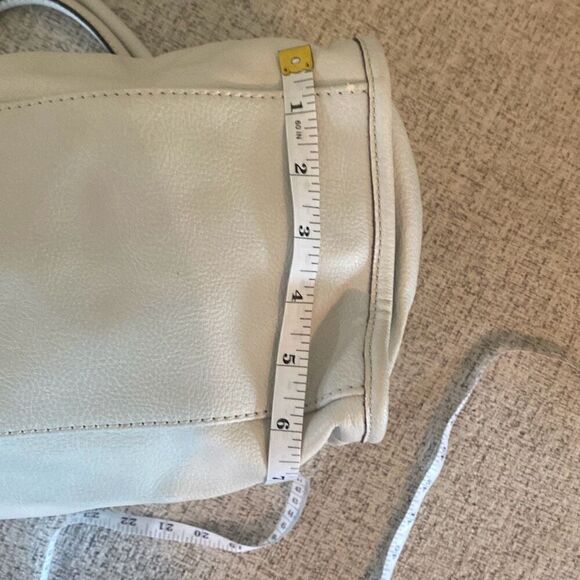 Guess white leather handbag - Picture 10 of 12